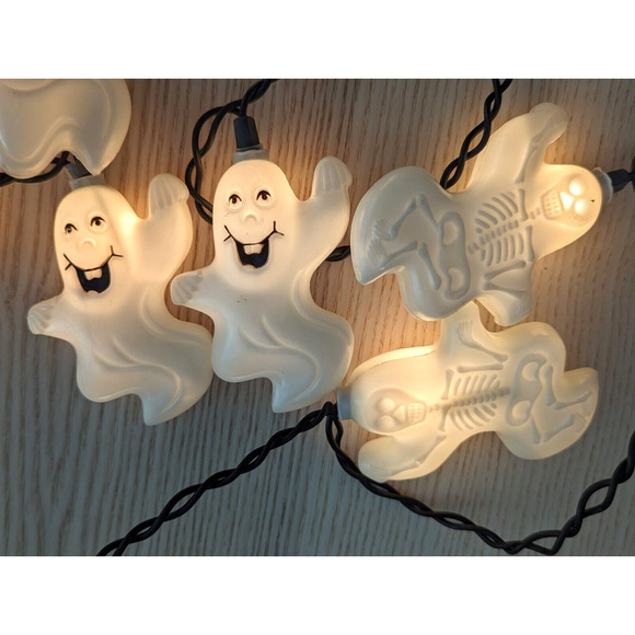 Vtg Eerie Descents Glowing Ghoulish Ghosts Blow Mold Halloween String Light Rare - Picture 7 of 15
